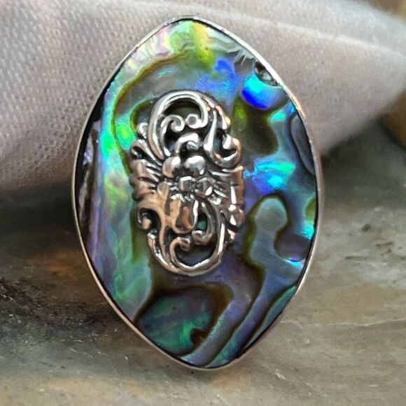 Abalone Shell Sterling Silver Ring with Floral Details - Picture 8 of 10
